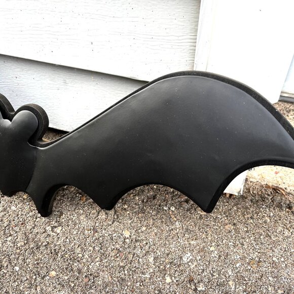 Large Metal Bat Halloween Decoration Home Decor Wall Hanging Door Wreath - Picture 4 of 6